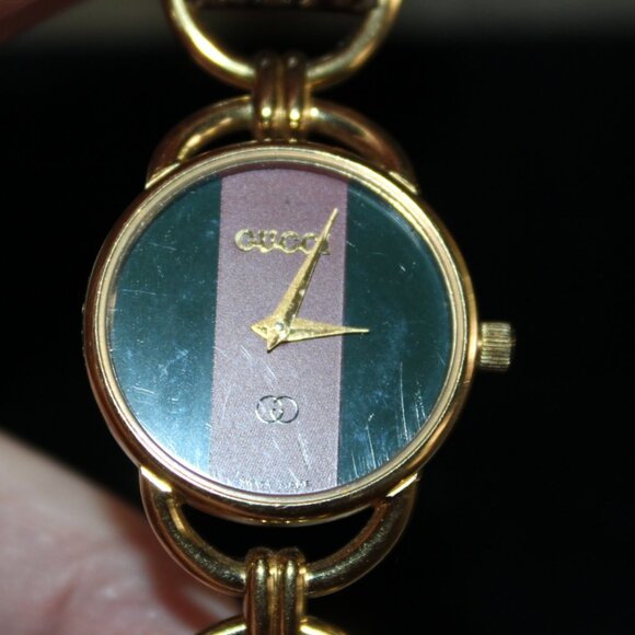 Womens Gucci Watch 6000L Great shape! - Picture 12 of 14